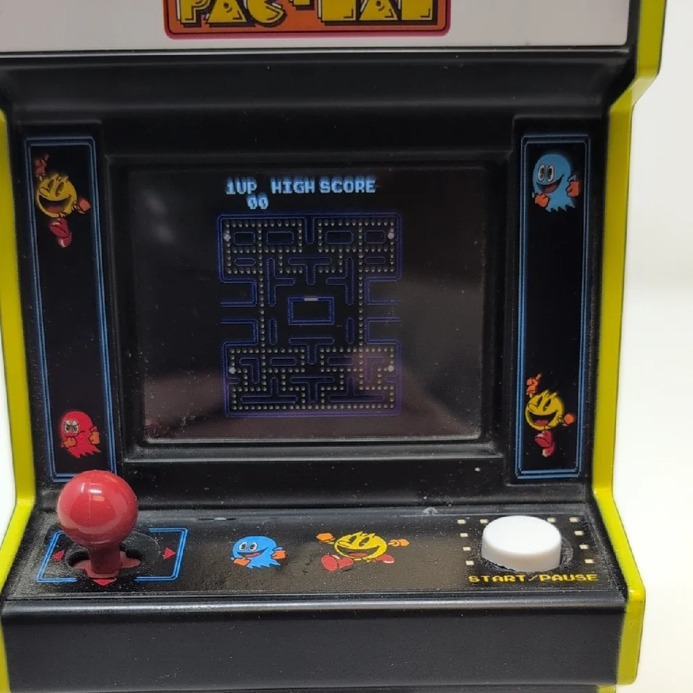 Mini Arcade Game - Black and Yellow A8
